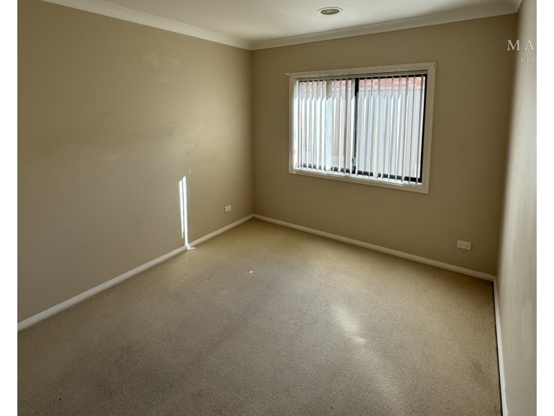 5 Womboin Crescent, Glenfield Park NSW 2650