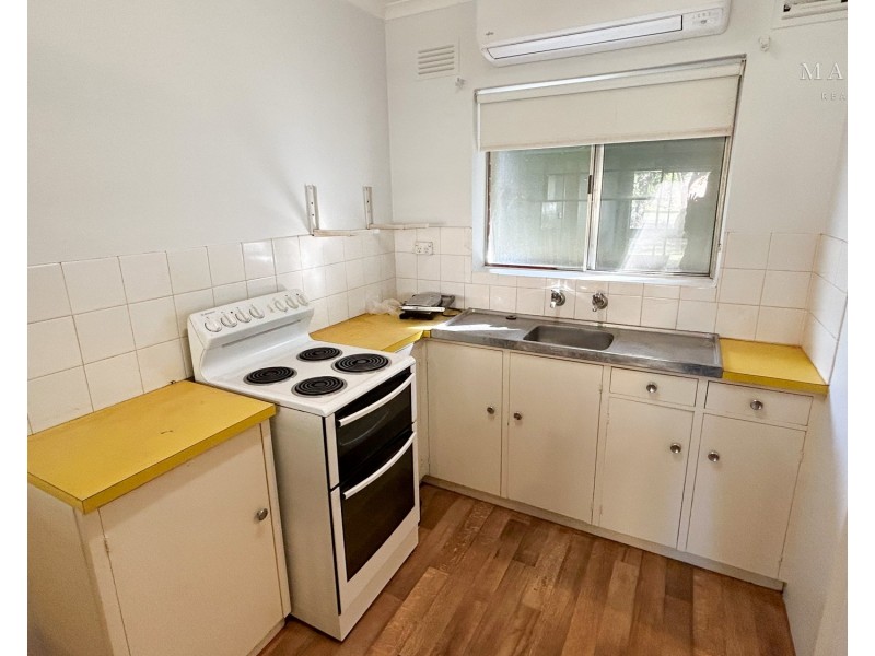 1/50 Raye Street, Tolland NSW 2650