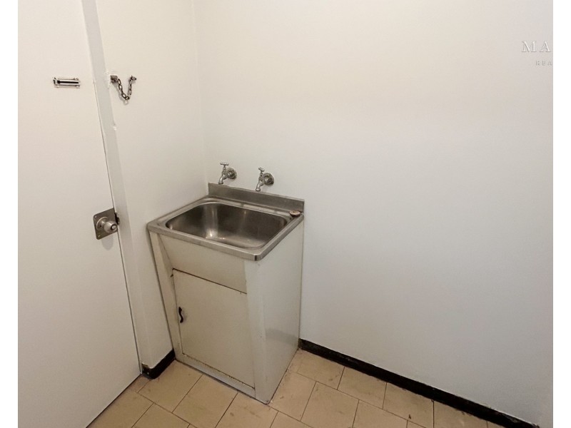 1/50 Raye Street, Tolland NSW 2650