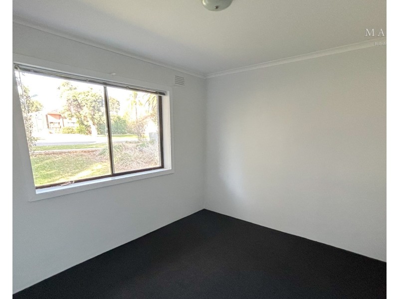 1/50 Raye Street, Tolland NSW 2650