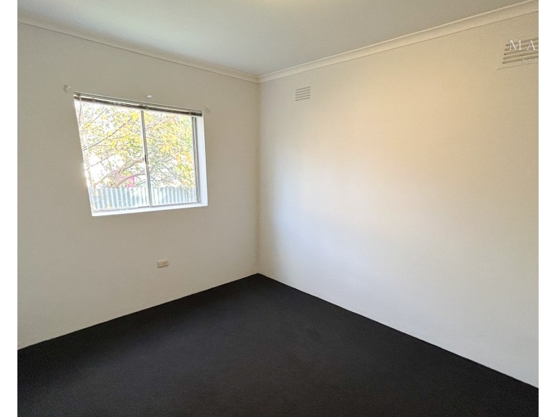 1/50 Raye Street, Tolland NSW 2650