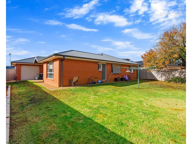 7 Allunga Street, Glenfield Park NSW 2650