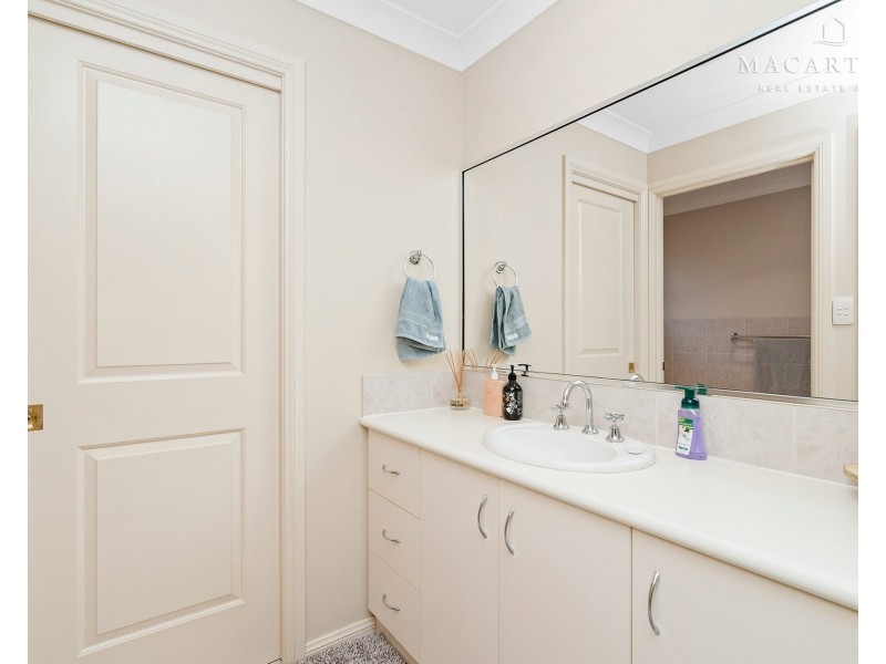 7 Allunga Street, Glenfield Park NSW 2650