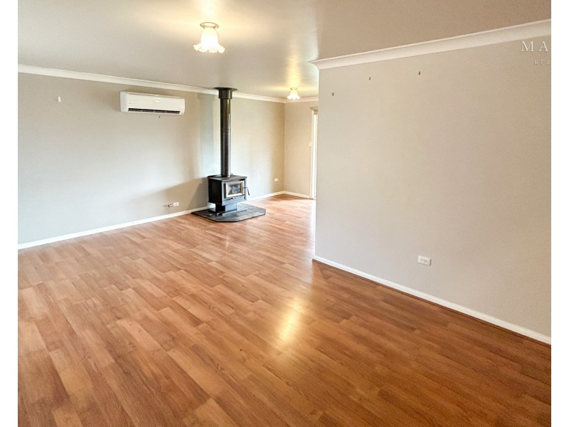 100 Raye Street, Tolland NSW 2650
