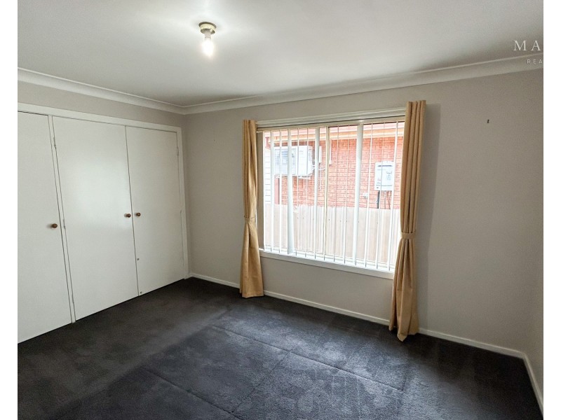 100 Raye Street, Tolland NSW 2650