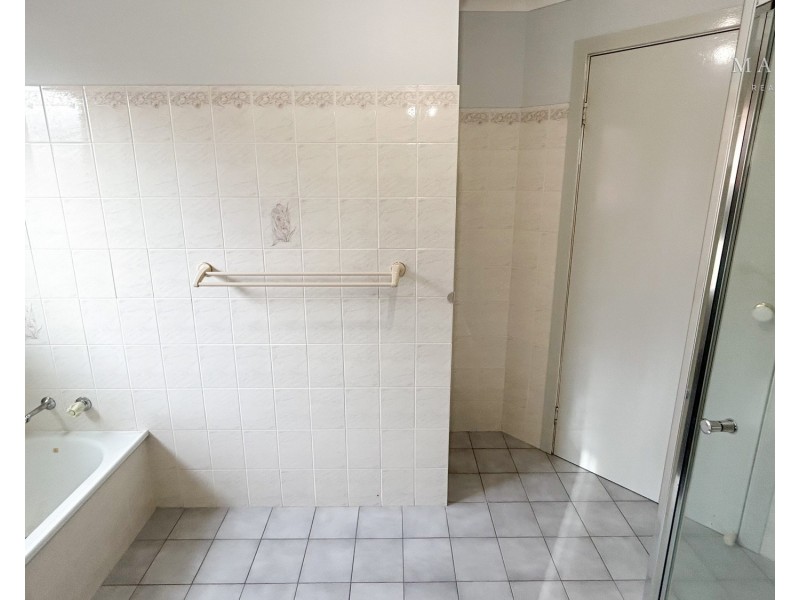 100 Raye Street, Tolland NSW 2650
