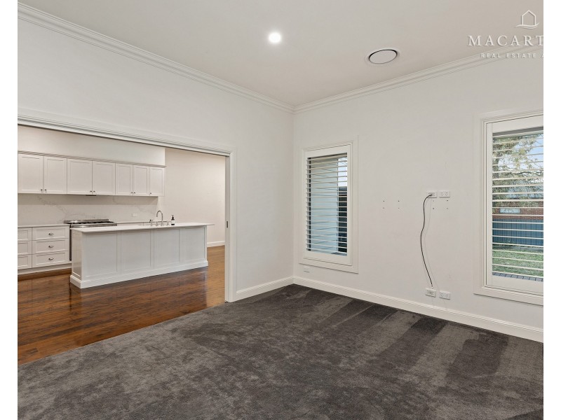 39 Gormly Avenue, Wagga Wagga NSW 2650