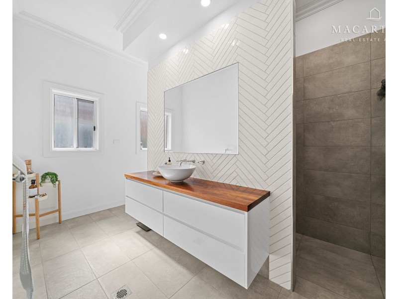 39 Gormly Avenue, Wagga Wagga NSW 2650