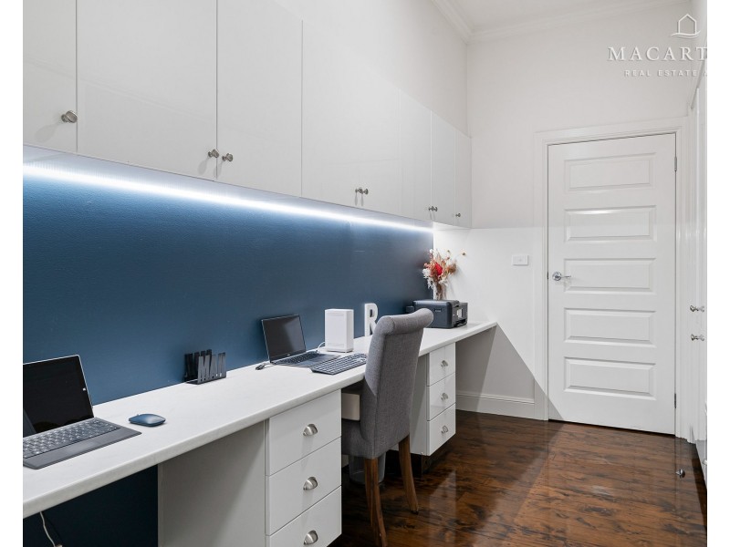 39 Gormly Avenue, Wagga Wagga NSW 2650