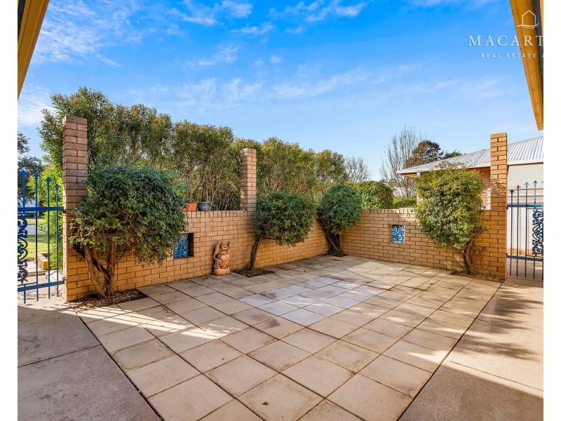 15 Matheson Place, Estella NSW 2650