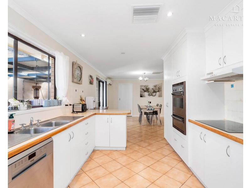 15 Matheson Place, Estella NSW 2650