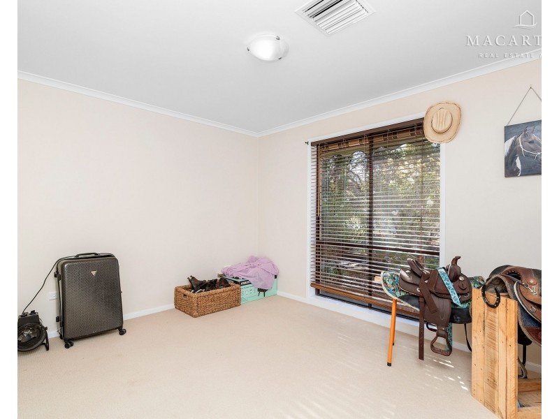 15 Matheson Place, Estella NSW 2650