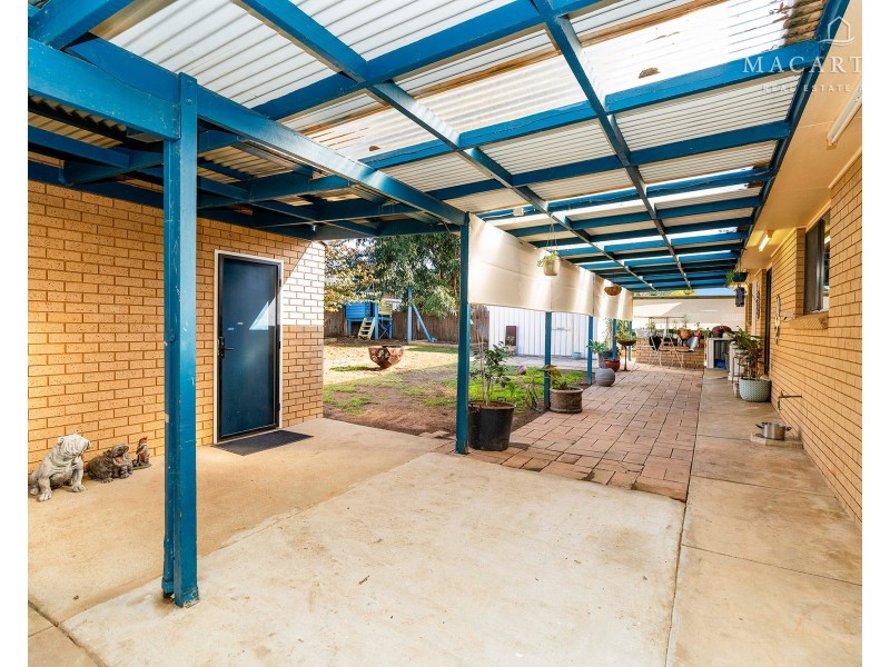 15 Matheson Place, Estella NSW 2650