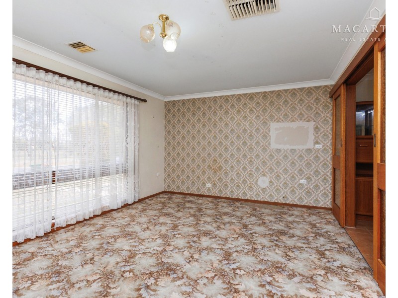 23 Coyne Street, Mount Austin NSW 2650