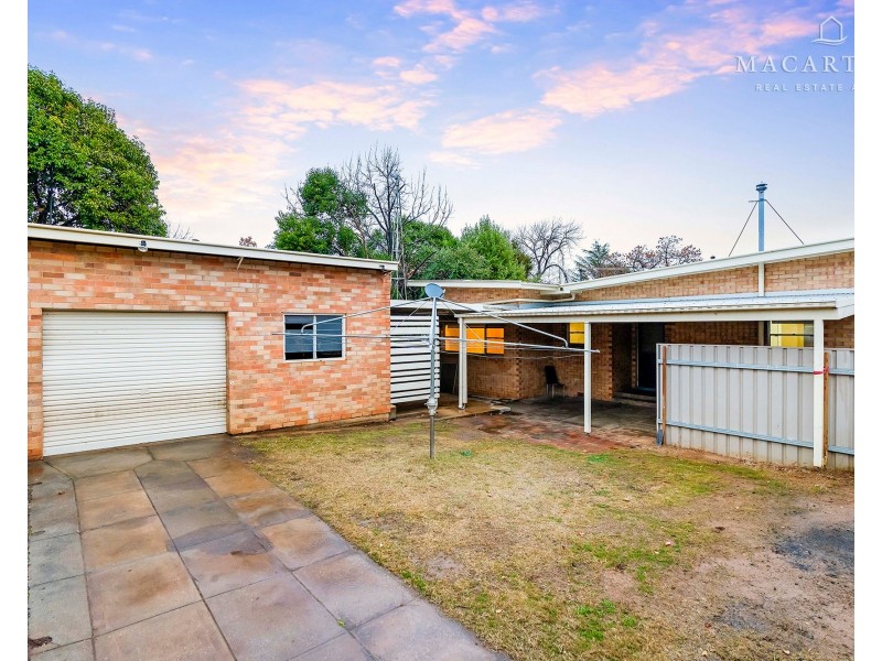 1 Marama Parade, Mount Austin NSW 2650
