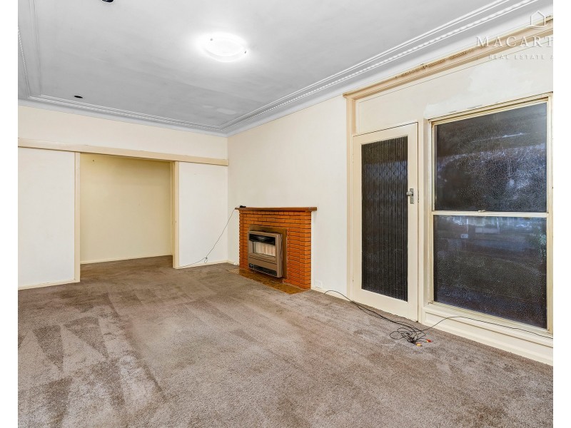 1 Marama Parade, Mount Austin NSW 2650