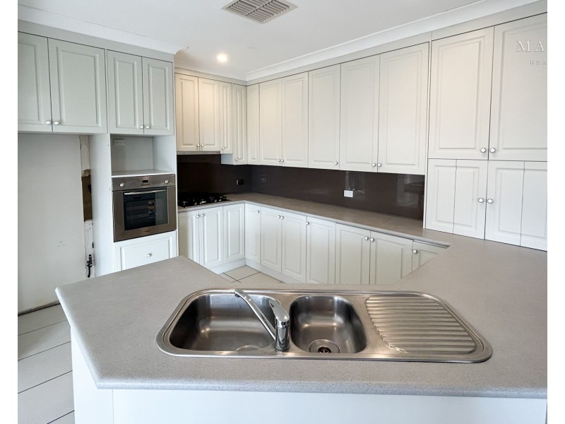 11 Warrawong Street, Kooringal NSW 2650