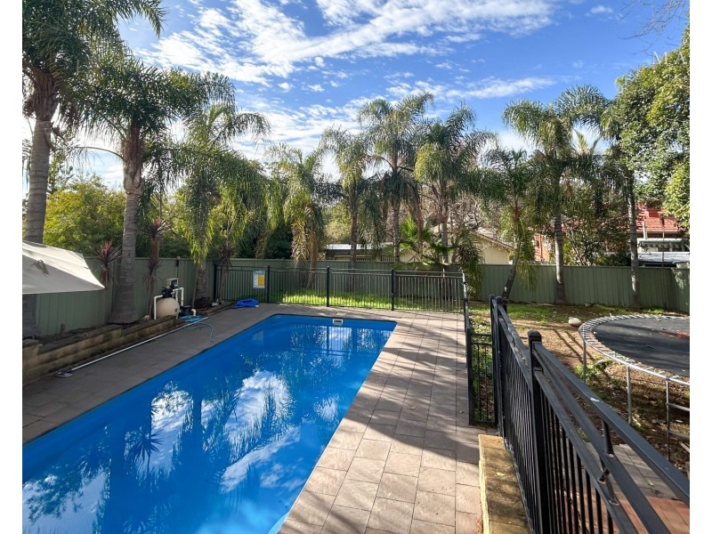 11 Warrawong Street, Kooringal NSW 2650