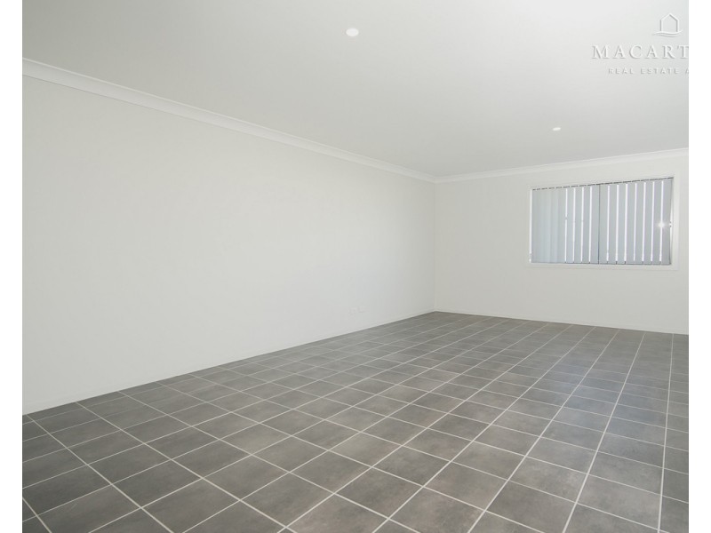 2/57 Coppabella Drive, Gobbagombalin NSW 2650