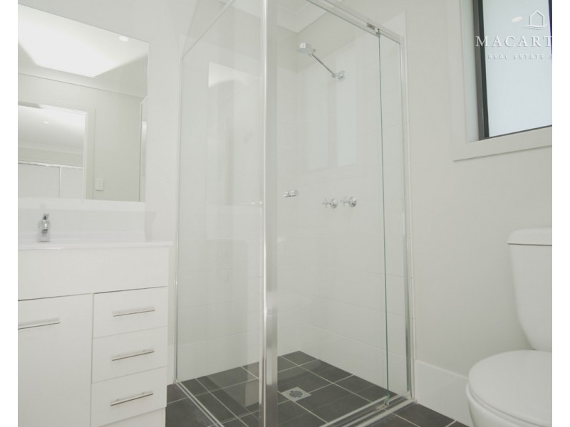 2/57 Coppabella Drive, Gobbagombalin NSW 2650