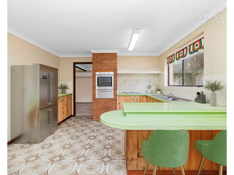 13 Amsterdam Crescent, Tolland NSW 2650