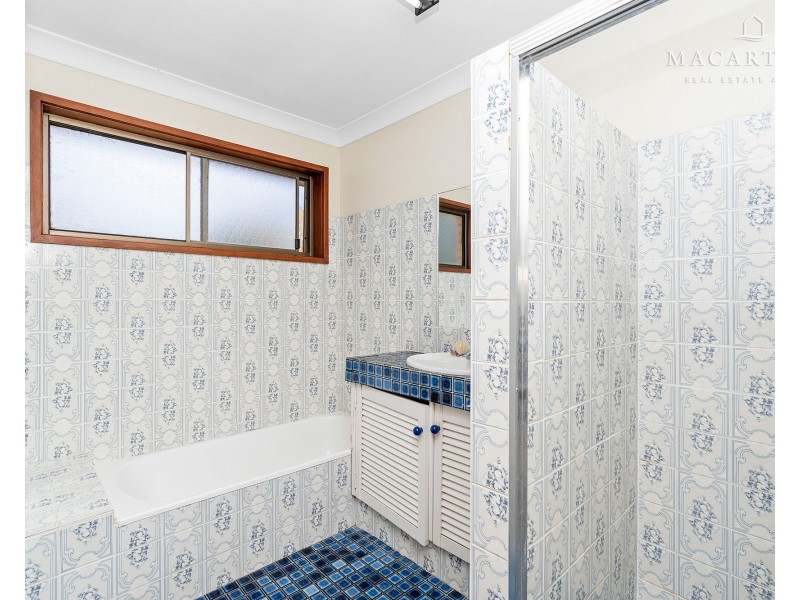 13 Amsterdam Crescent, Tolland NSW 2650