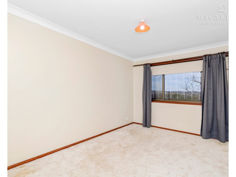 13 Amsterdam Crescent, Tolland NSW 2650