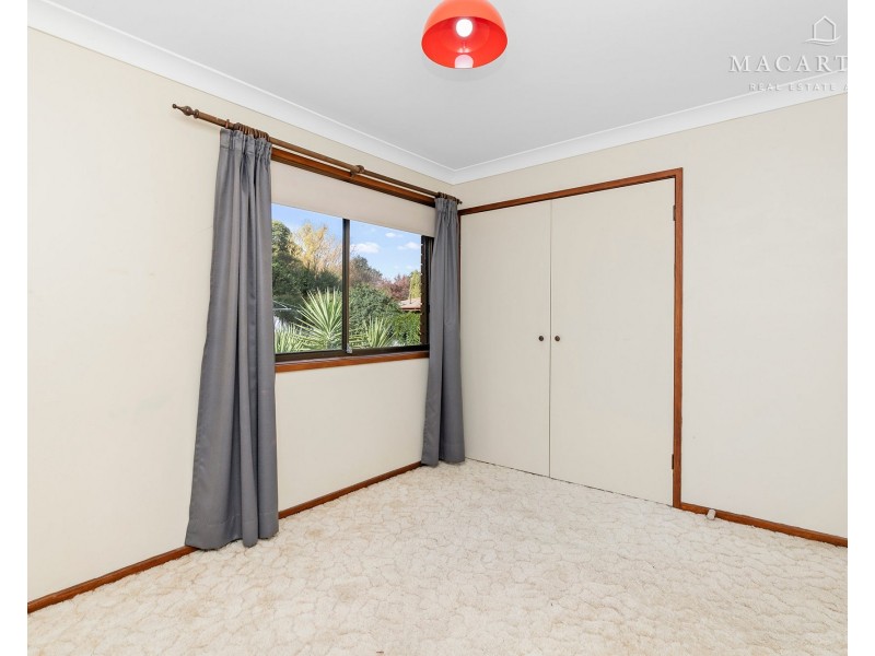 13 Amsterdam Crescent, Tolland NSW 2650