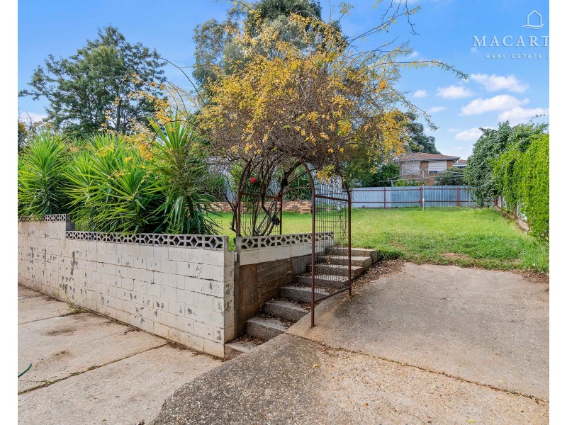 13 Amsterdam Crescent, Tolland NSW 2650