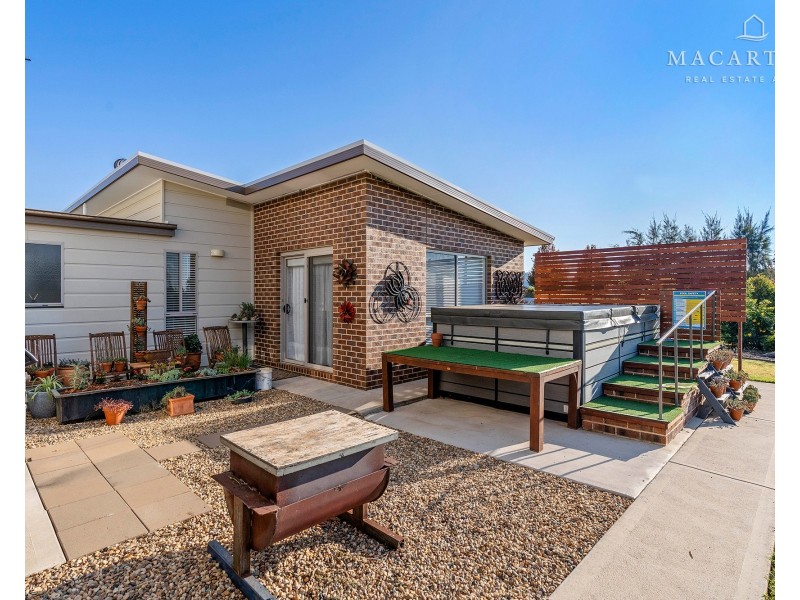 21 Kunzea Place, Springvale NSW 2650