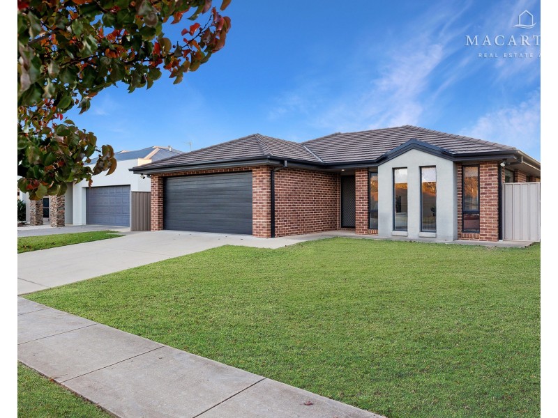 2 Barrima Drive, Glenfield Park NSW 2650