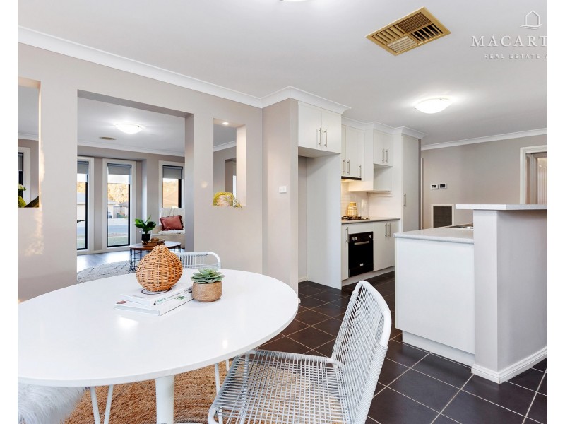 2 Barrima Drive, Glenfield Park NSW 2650