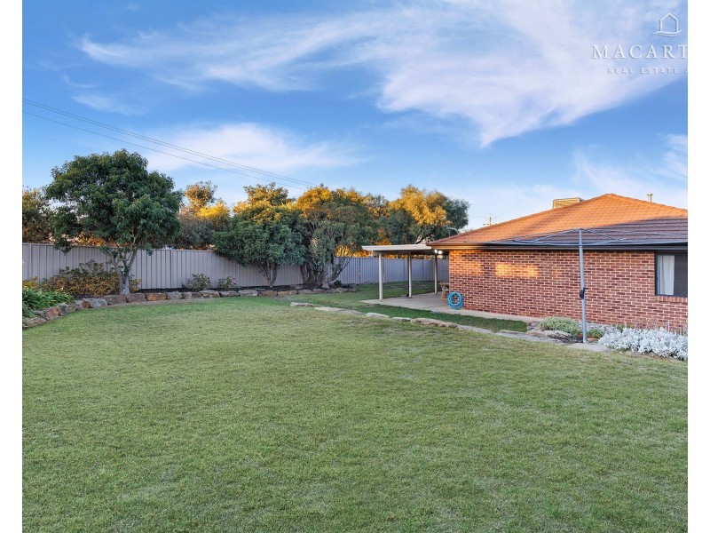 2 Barrima Drive, Glenfield Park NSW 2650