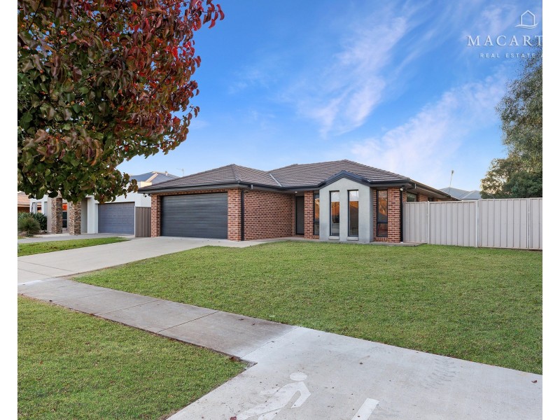 2 Barrima Drive, Glenfield Park NSW 2650