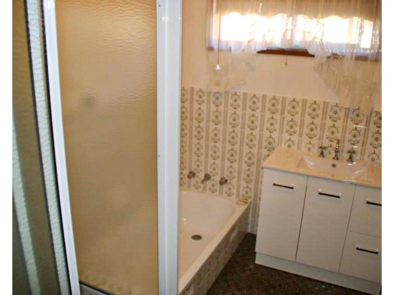 5 Willow Street, Kooringal NSW 2650