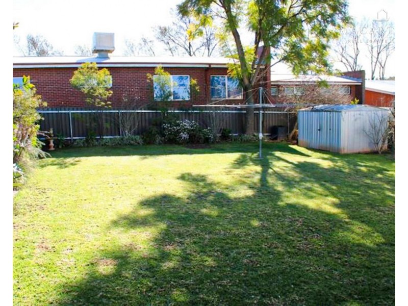 5 Willow Street, Kooringal NSW 2650