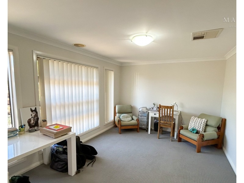 64 Kaloona Drive, Bourkelands NSW 2650
