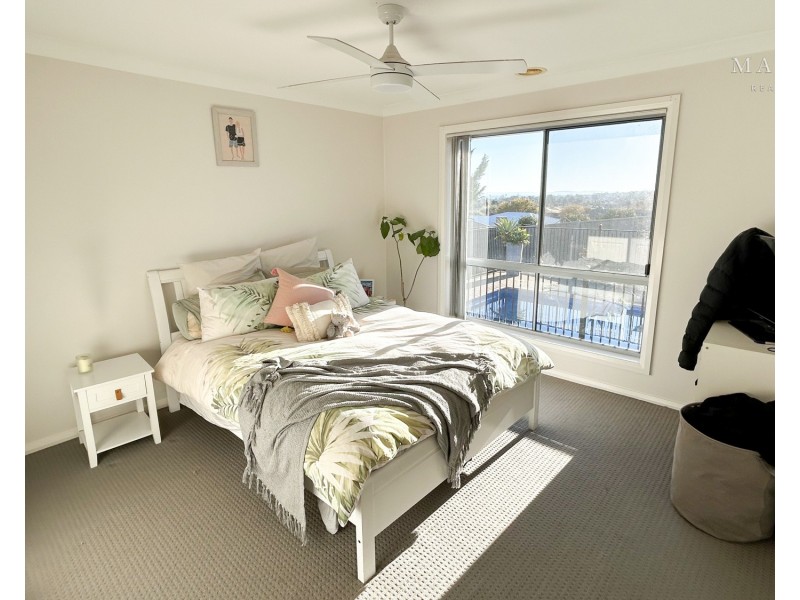64 Kaloona Drive, Bourkelands NSW 2650
