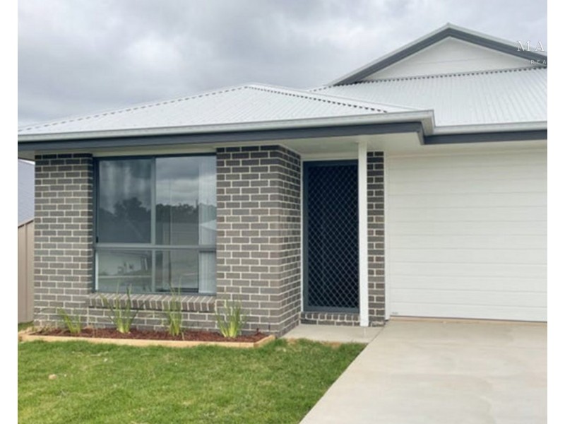 2/138 Bradman Drive, Boorooma NSW 2650