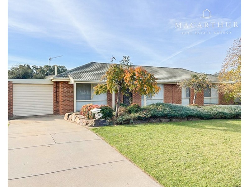 12 Cooba Place, Estella NSW 2650