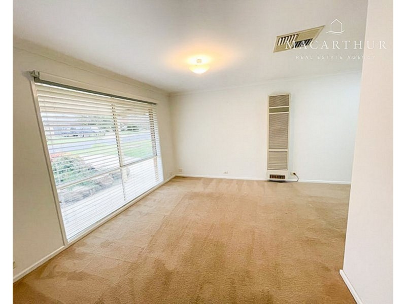 12 Cooba Place, Estella NSW 2650