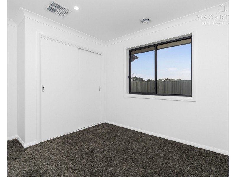 7 Lacebark Drive, Forest Hill NSW 2651