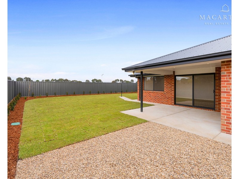 7 Lacebark Drive, Forest Hill NSW 2651