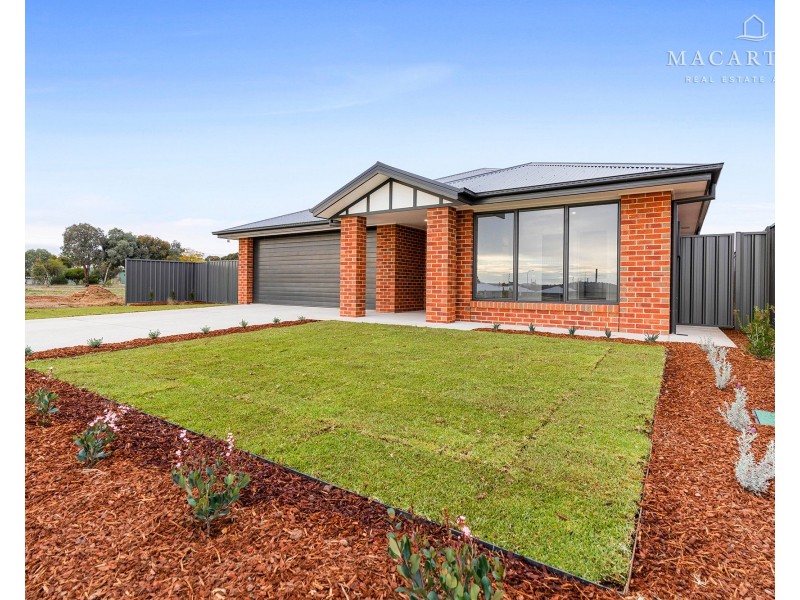 7 Lacebark Drive, Forest Hill NSW 2651