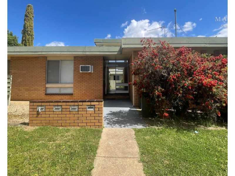 1/278 Bourke Street, Tolland NSW 2650