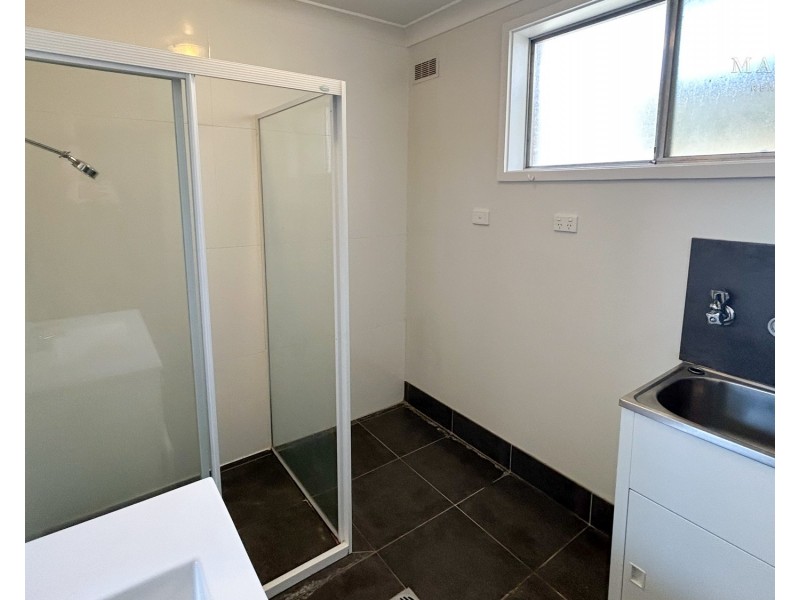 3/278 Bourke Street, Tolland NSW 2650