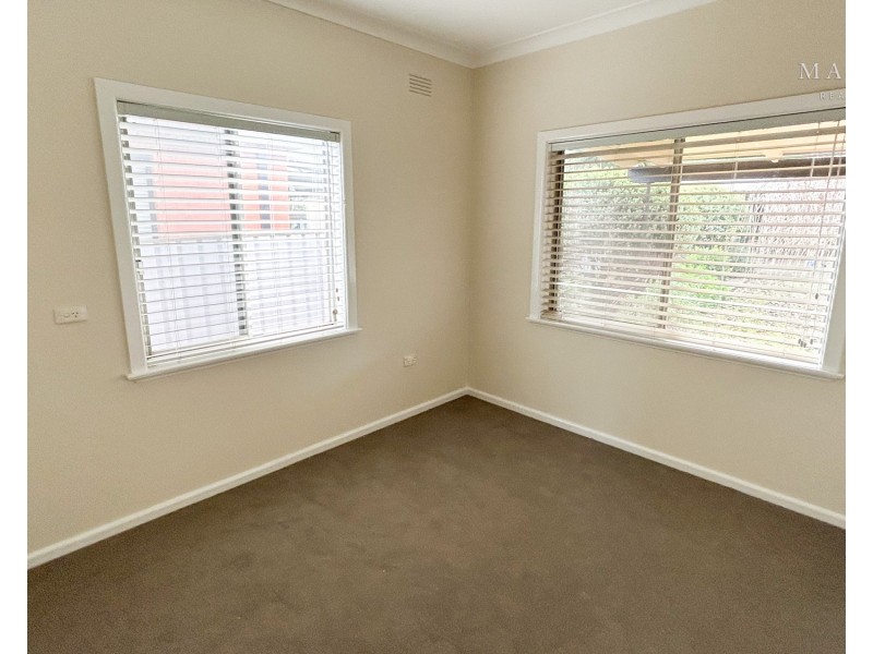 93 Fay Avenue, Kooringal NSW 2650