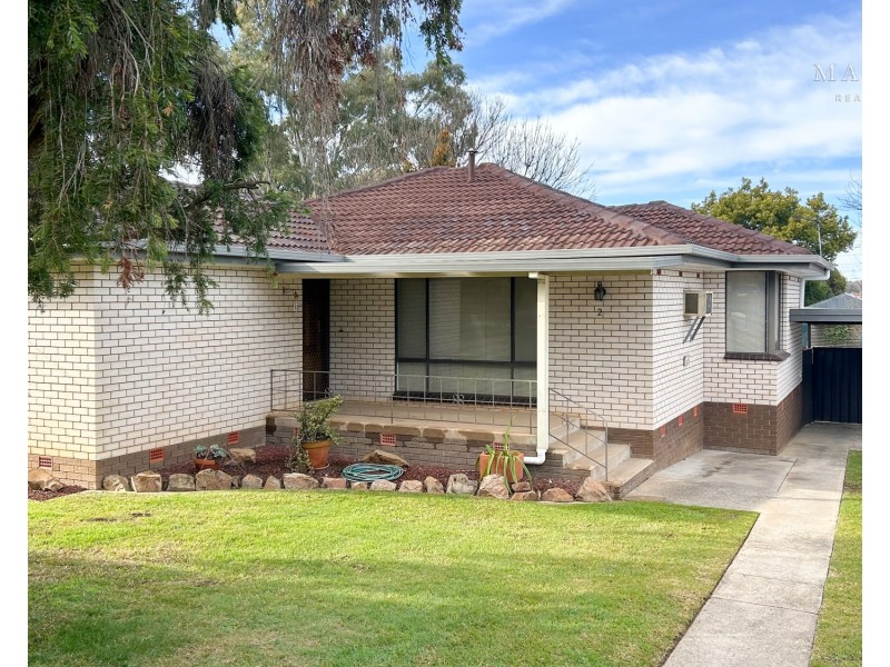2 Walana Crescent, Kooringal NSW 2650