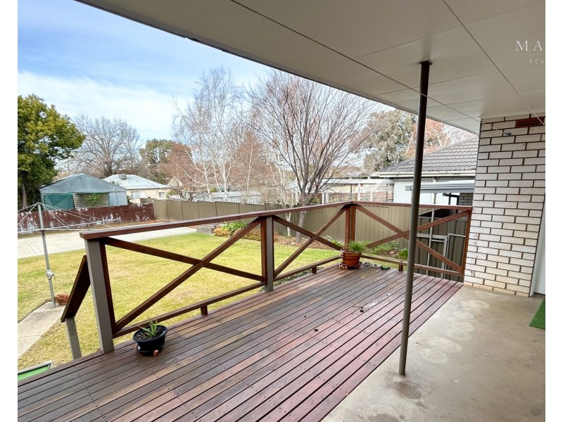 2 Walana Crescent, Kooringal NSW 2650