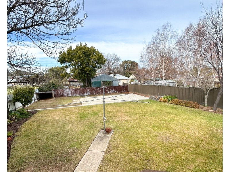 2 Walana Crescent, Kooringal NSW 2650